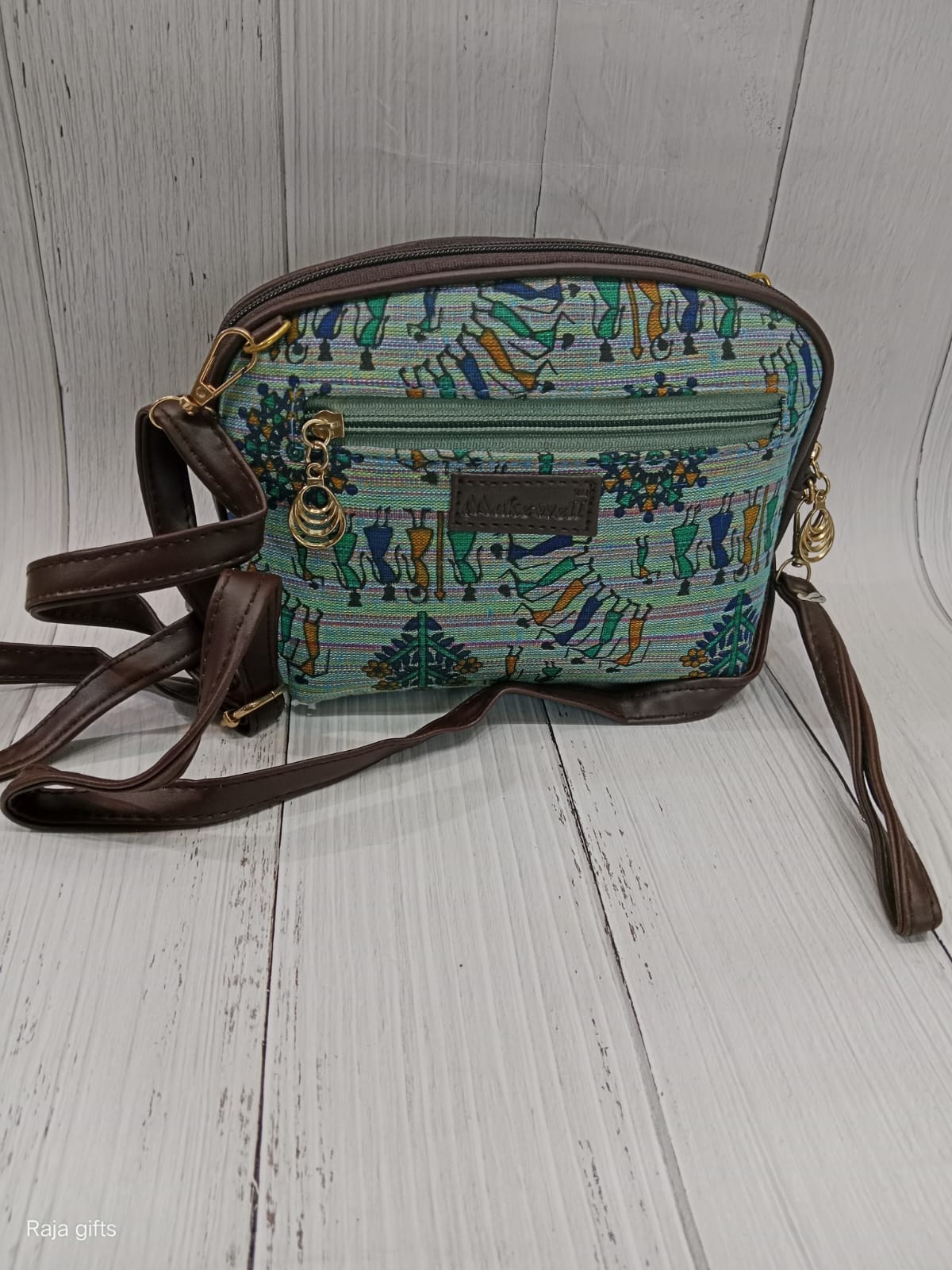 Round slim bag